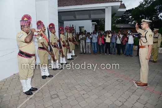  commissioner R Hitendra 4